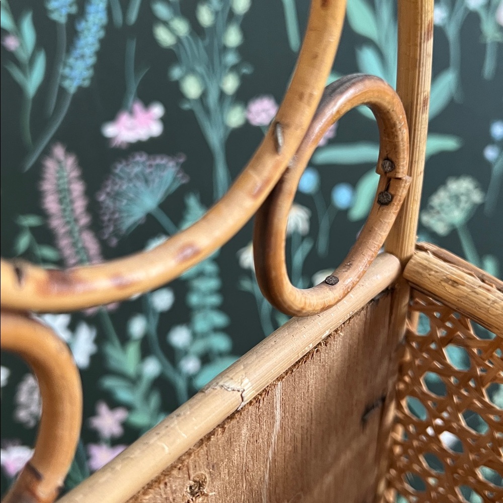 VINTAGE wicker/ bamboo/ wall-mounted storage rack, for mail, or magazines 70ʼs - Picture 11 of 15
